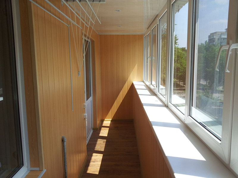 Обшивка балкона