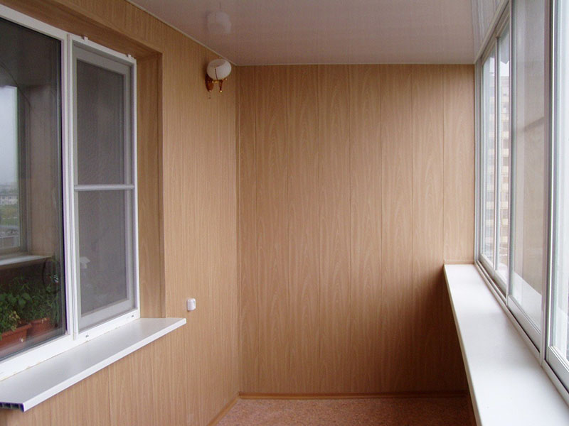 Обшивка балкона